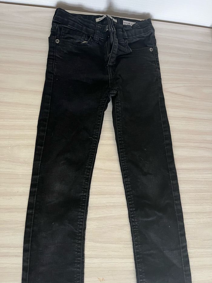 Slim noir