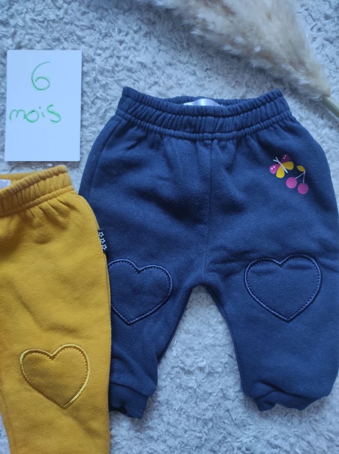 Lot de 2 joggings neuf - photo numéro 3