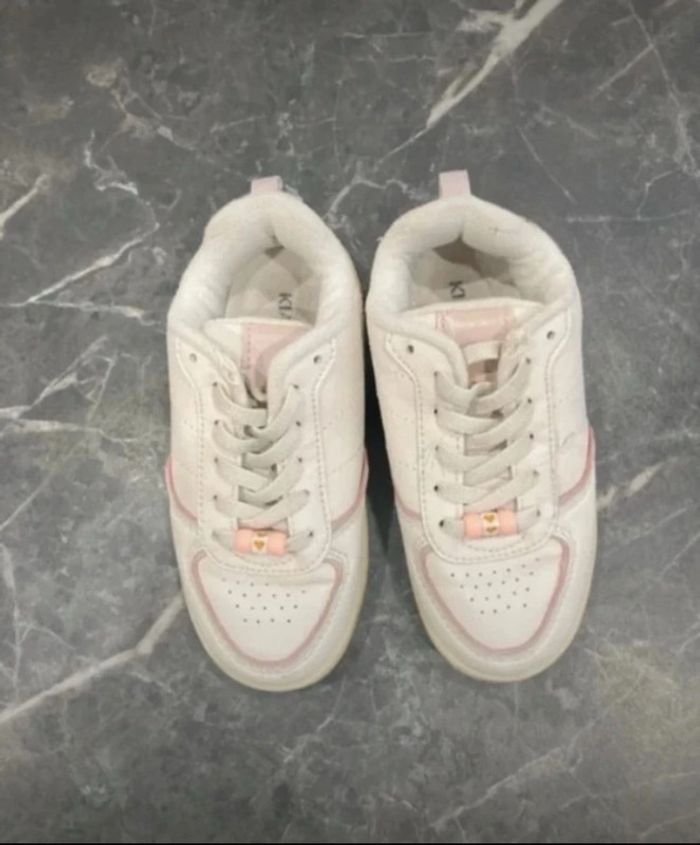 Chaussures Kiabi taille 26 en bon état