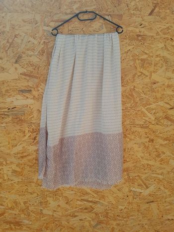 Long châle fluide légè