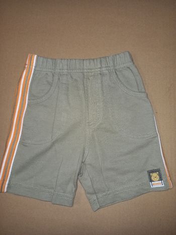 Short kaki Disney C&A 80 cm