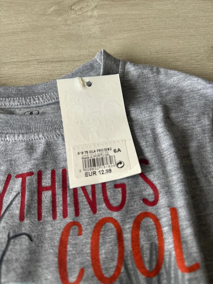 T-shirt Olaf 6ans Disneyland neuf avec étiquette - photo numéro 3