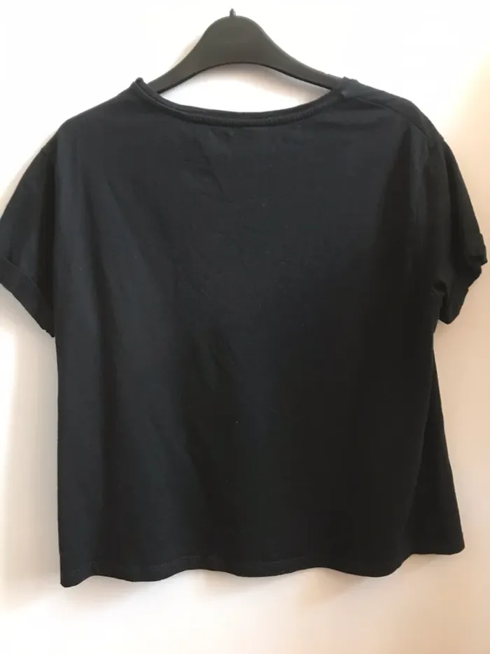 T-shirt noir à manches courtes - photo numéro 3