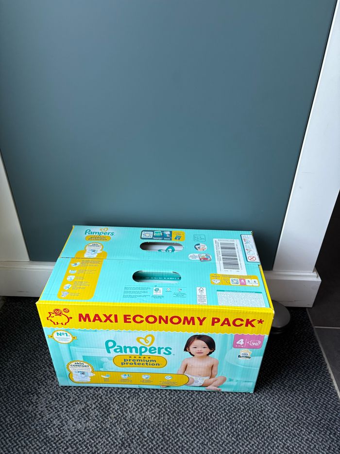 Un pack de couches Pampers premium protection Taille 4 9/14 kg - photo numéro 3