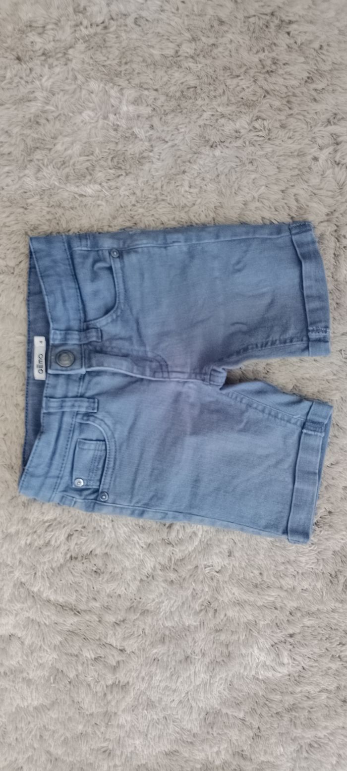 Bermuda taille 4 ans