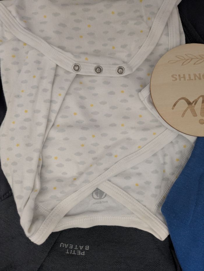 Lot 4 bodies 6 mois petit bateau ML - photo numéro 3