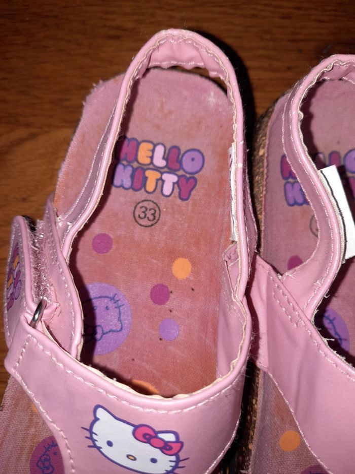 Nu pied hello kitty - photo numéro 2