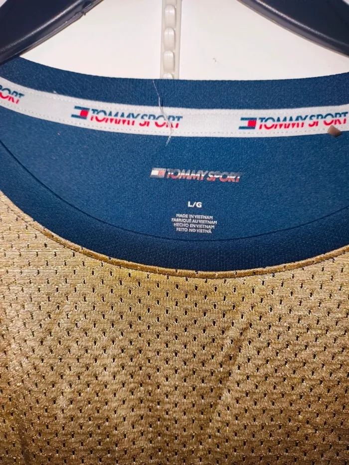 T-shirt tommy Hilfiger sport taille L excellent état - photo numéro 4