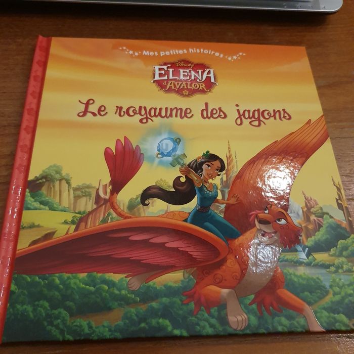 Livre Elena d'avalor le royaume des jagons