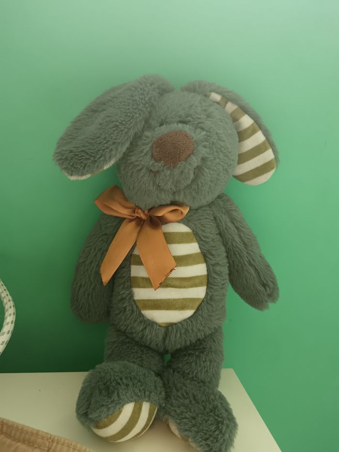 Peluche toute douce en forme de lapin