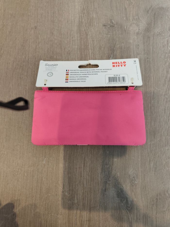 Pochette universelle neuve hello Kitty - photo numéro 2