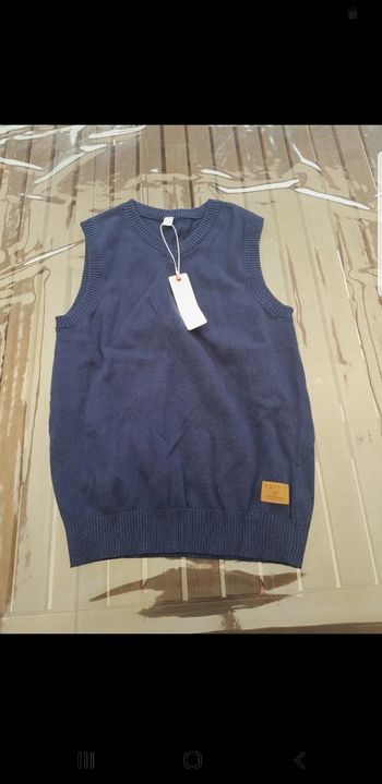 Pull sans manches neuf