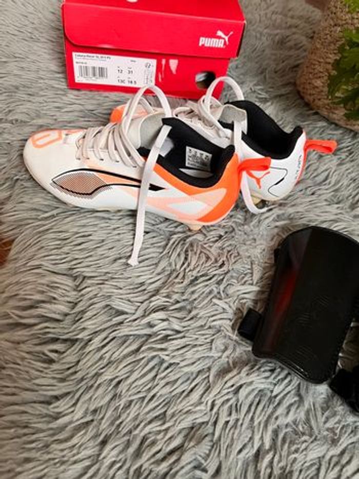 Chaussures de foot puma à crampons taille 31 - photo numéro 3