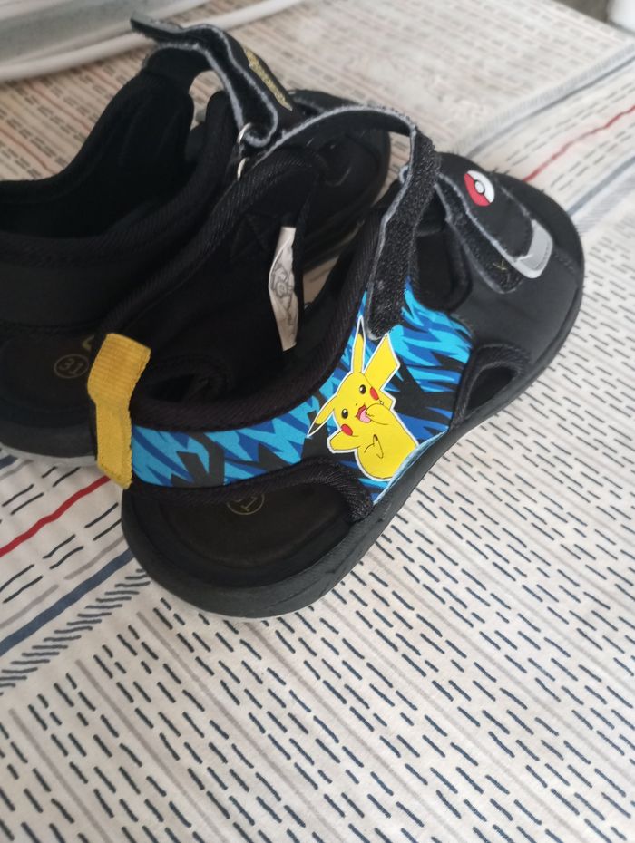 Sandale pokémon - photo numéro 2