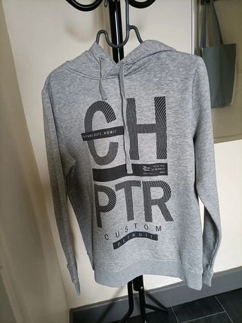 Pull a capuche