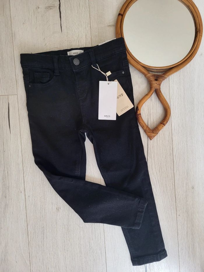 Superbe pantalon slim noir mango 4ans neuf
