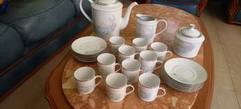 Service à café complet en porcelaine de Limoges