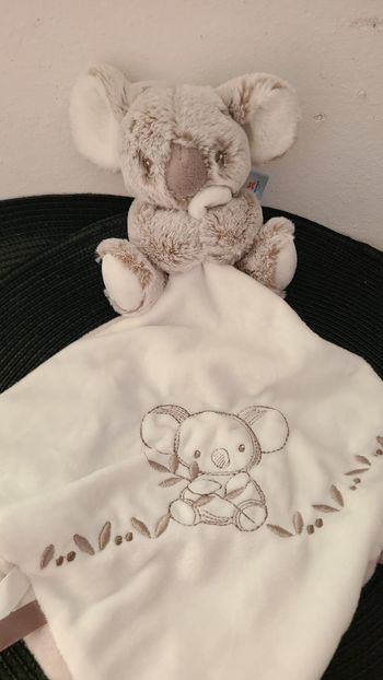Koala NICOTOY peluche avec doudou