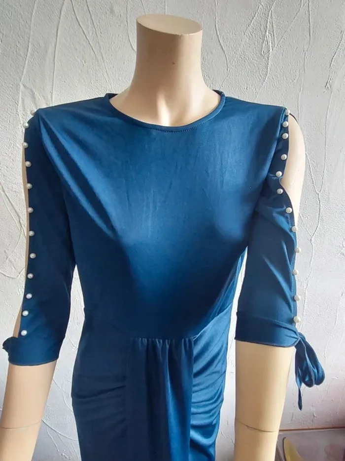 Robe bleu pétrole élégante à motifs floraux Taille M - photo numéro 2
