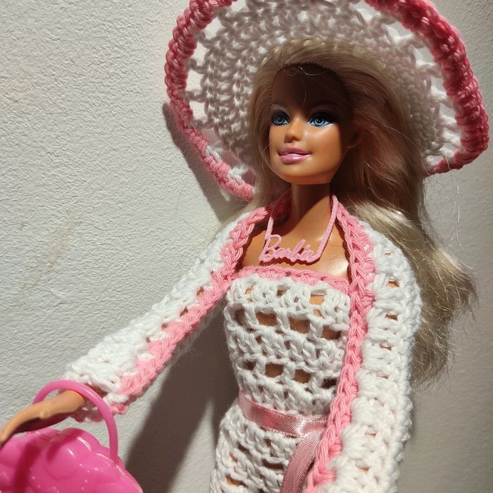 Vêtements pour Barbie 3+1€