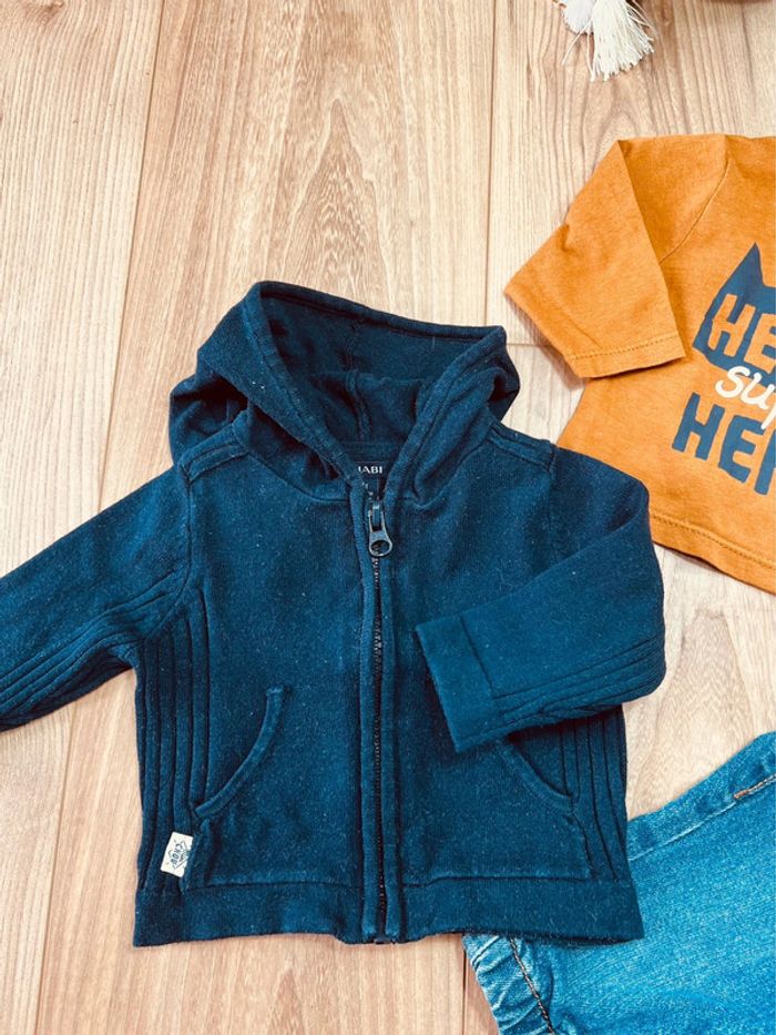 Taille 1 mois ensemble 3 pièces garçon Kiabi bleu marine camel * hello * 💙 - photo numéro 4