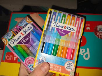 Lot de 2 paquets de papermates x16 crayons par paquet neufs (un classique et un Candypop)