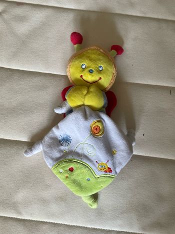 NEUF Doudou Abeille NEUF marque pommette