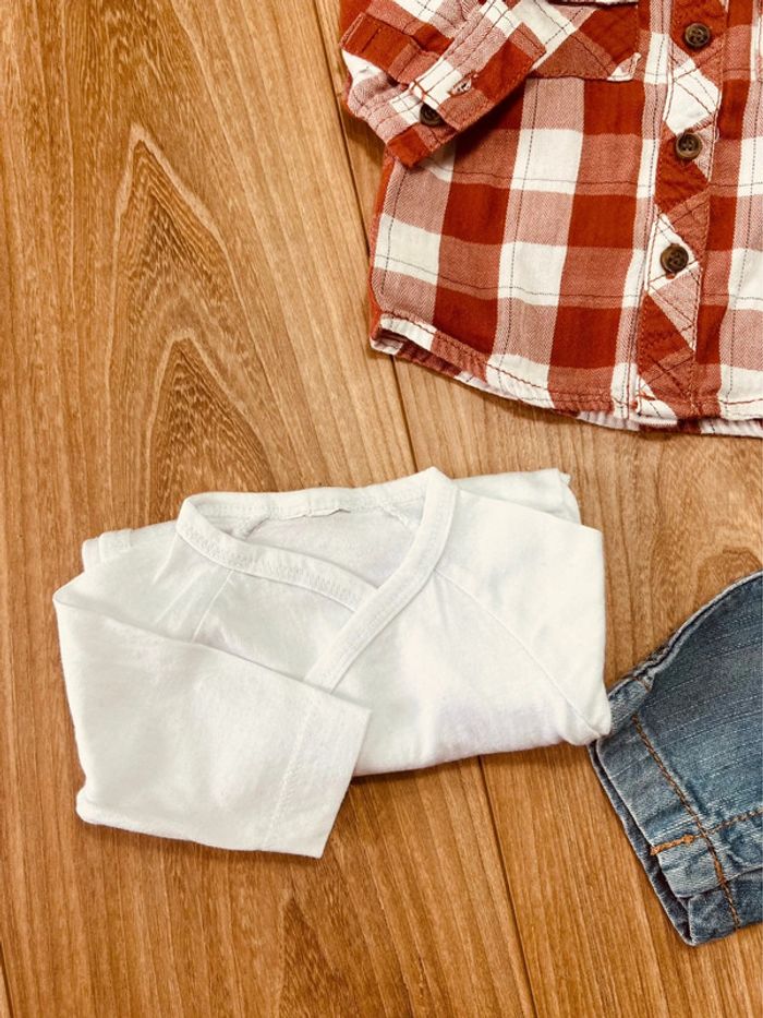 Taille 1 mois ensemble 3 pièces garçon Kiabi blanc brique et bleu jean * carreaux * 💙 - photo numéro 4