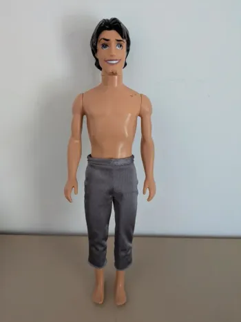 Poupée figurine Flynn Rider Disney Raiponce Mattel 32 cm