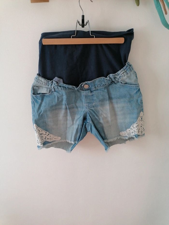Short maternité