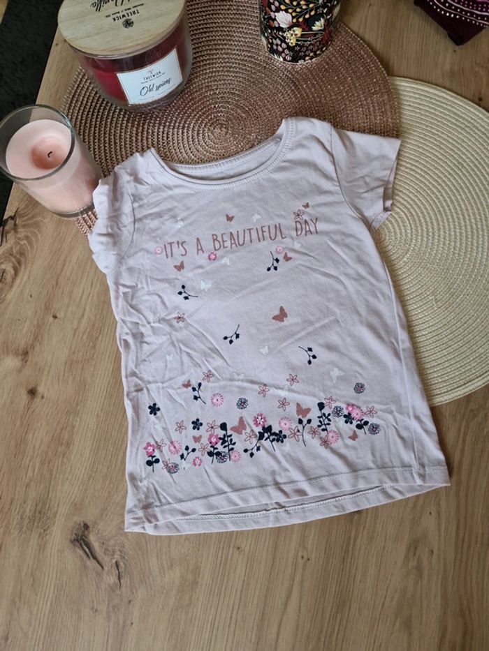 T shirt 4/ 5ans
