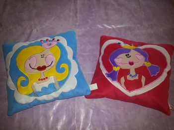 Lot 2 coussins Princesses