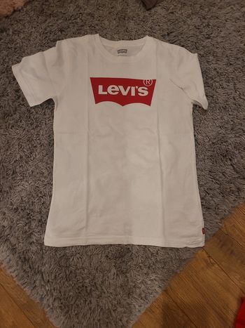 Tee shirt levi's t 14 ans