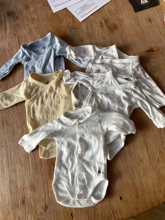 Lot de 5 bodies petit bateau neuf naissance