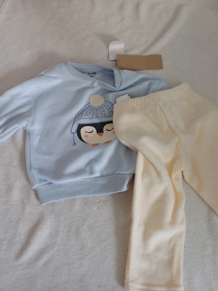 Pyjama deux pièces neuf 18 mois