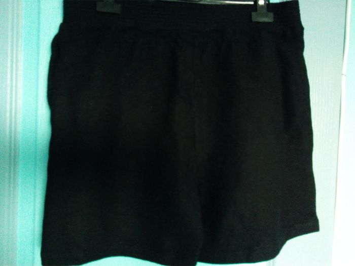 Short noir hiver en 42 - photo numéro 4