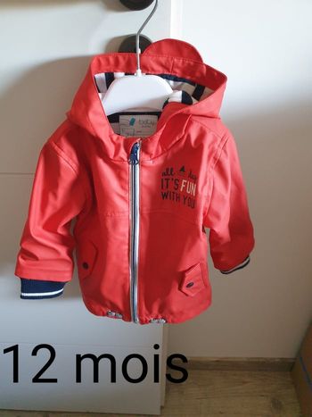 Veste imperméable rouge