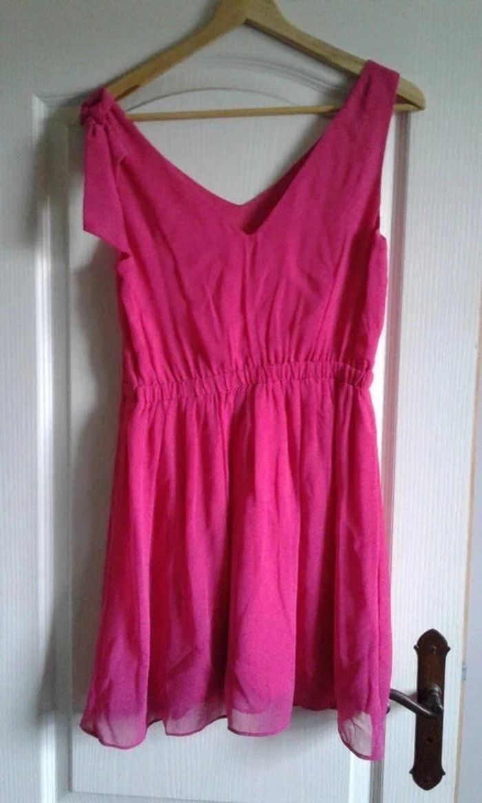 Robe habillée cérémonie rose fuschia
Naf Naf Taille 38 - photo numéro 3
