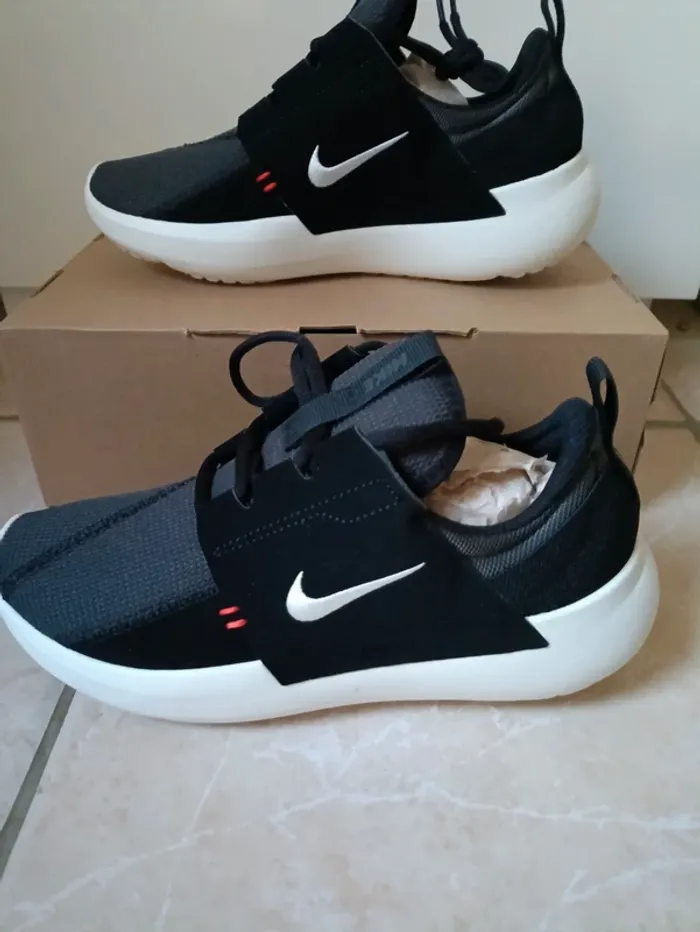 Baskets sneakers Nike enfant mixtes. - photo numéro 2