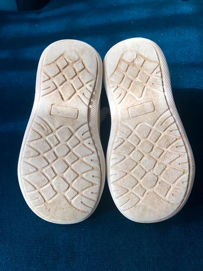 Chaussures taille 22 - photo numéro 5