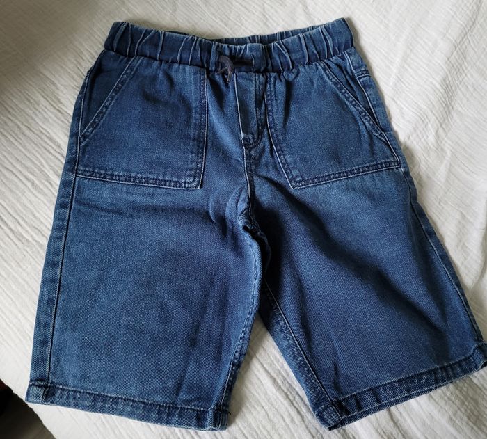 short en jeans tao 10ans (4e)
- photo numéro 1