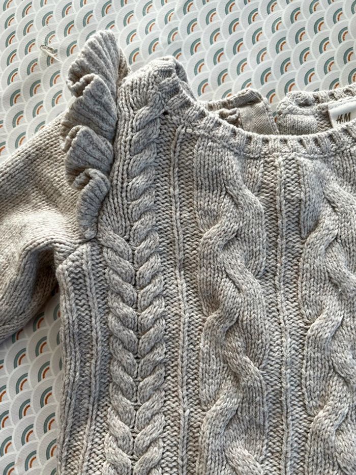 Pull tricot bébé H&M taille 68cm 6 mois - photo numéro 2