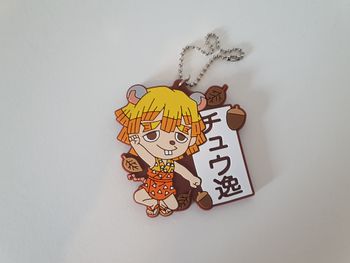 porte clé / goodies demon slayer zenitsu