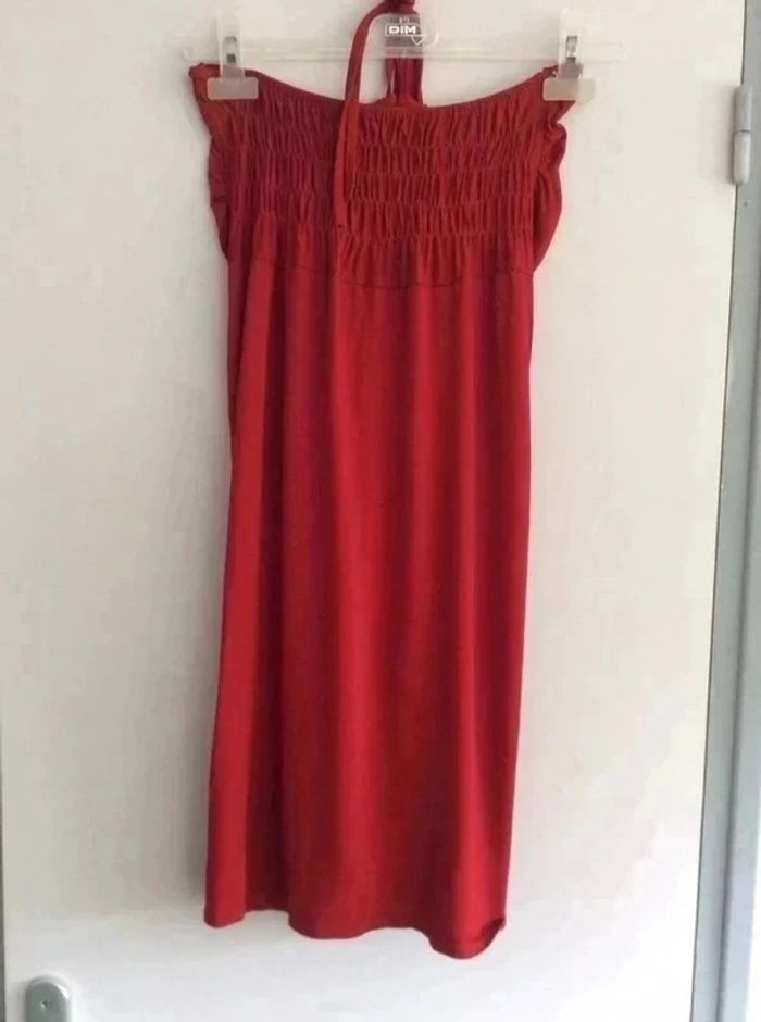 Robe dos nu rouge - photo numéro 2