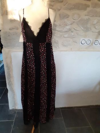 Robe dentelle et fleurs