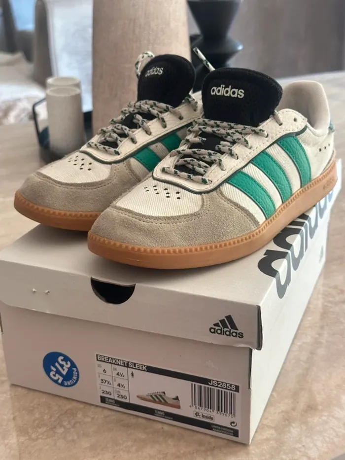 Baskets adidas 37,5 - photo numéro 2