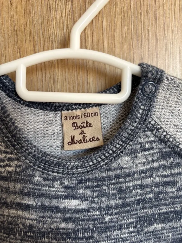Pull bleu - photo numéro 3