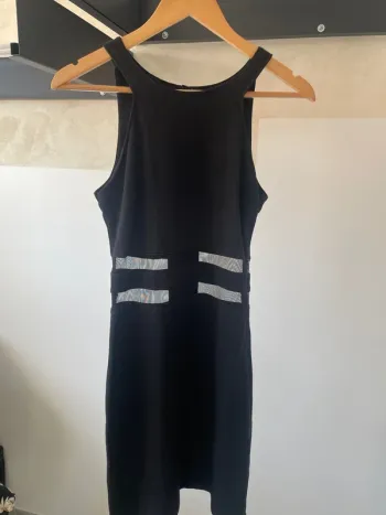 petite robe noir ajouré
