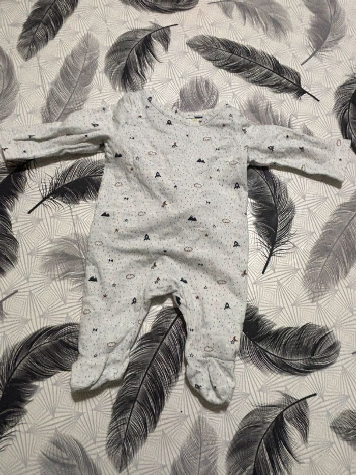 Pyjama tape à l’œil