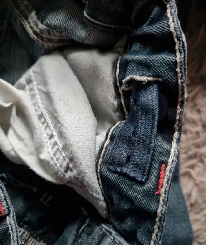 Jeans 7ans à trous - photo numéro 4
